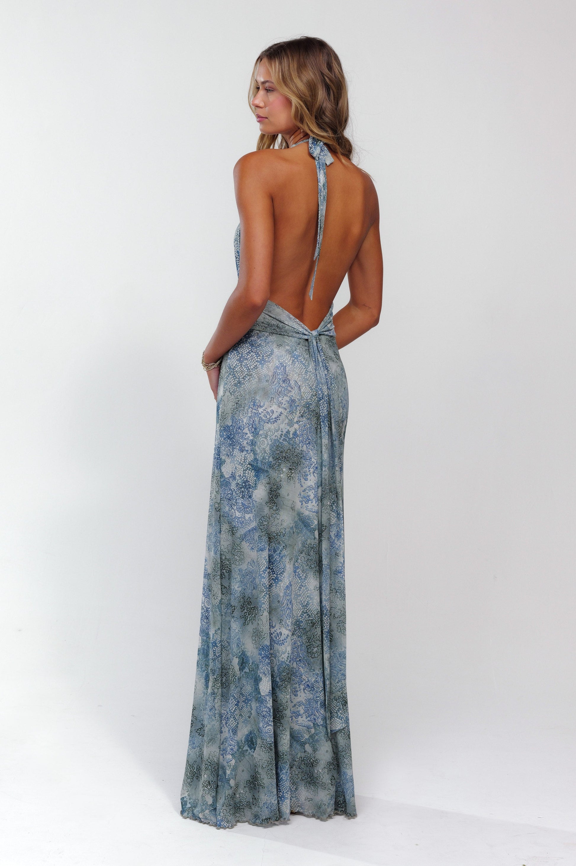 Women's maxi dress with halter